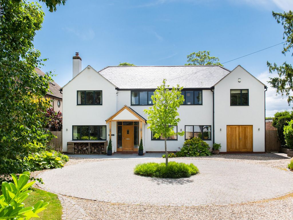 6 bed detached house for sale in Dark Lane, Tiddington, StratfordUpon