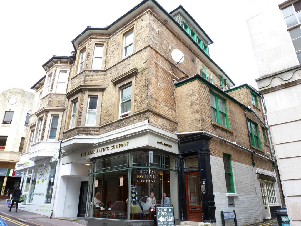 1 bed flat to rent in Yelverton Road, Bournemouth BH1, £800 pcm Zoopla