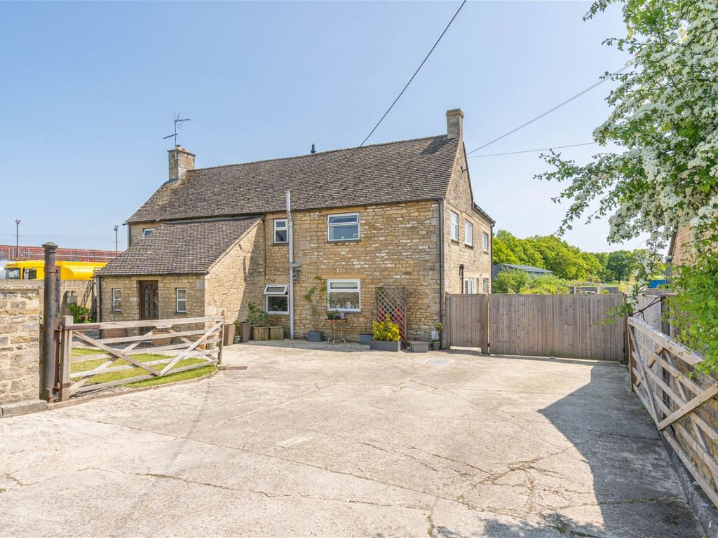 6 bed detached house for sale in Hornbury Hill, Malmesbury SN16