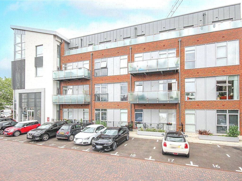 1 bed flat to rent in Mercury House, Welwyn Garden City, Hertfordshire