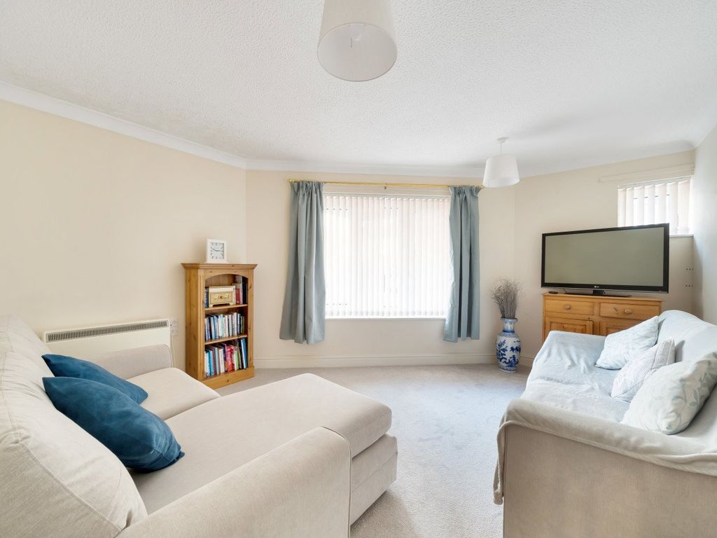 2 bed flat for sale in Strand, Teignmouth TQ14, £185,000 Zoopla