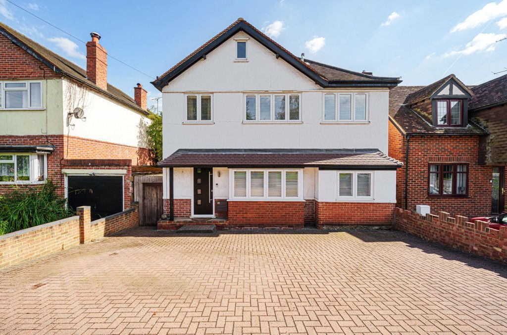 6 bed detached house for sale in Loddon Bridge Road, Woodley, Reading