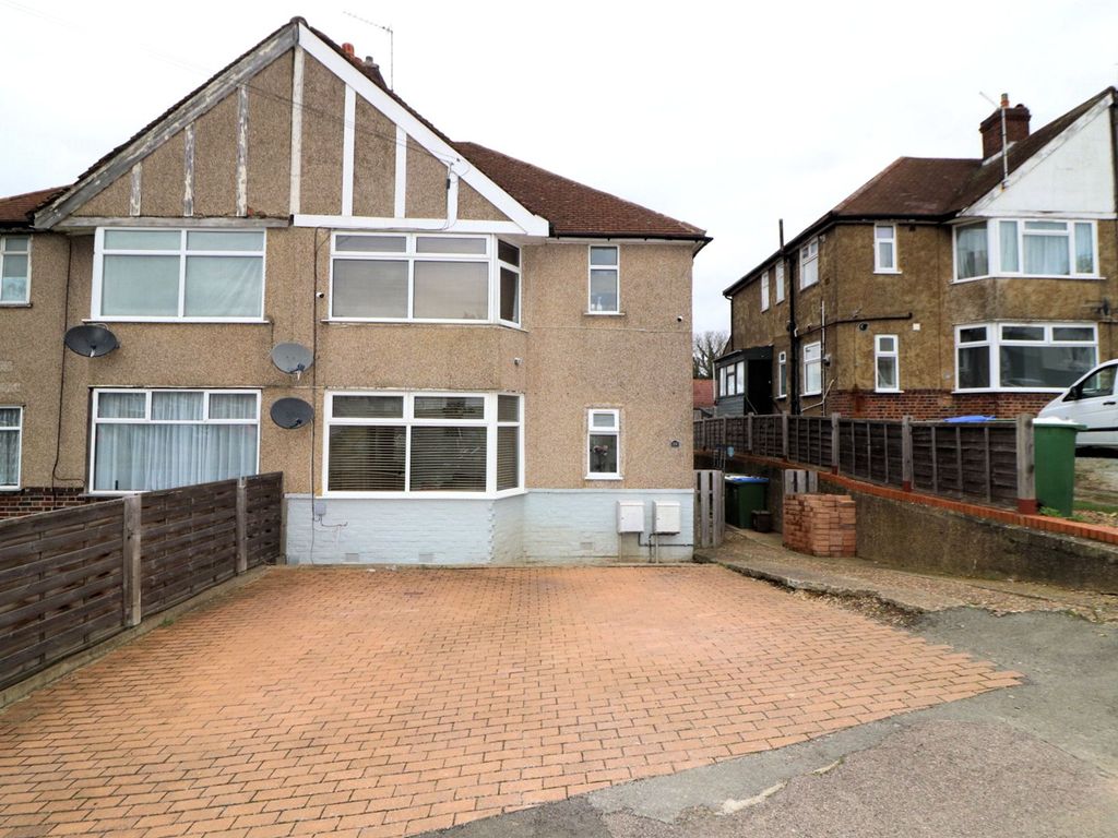 2 bed flat for sale in Highfield Avenue, Northumberland Heath, Kent DA8