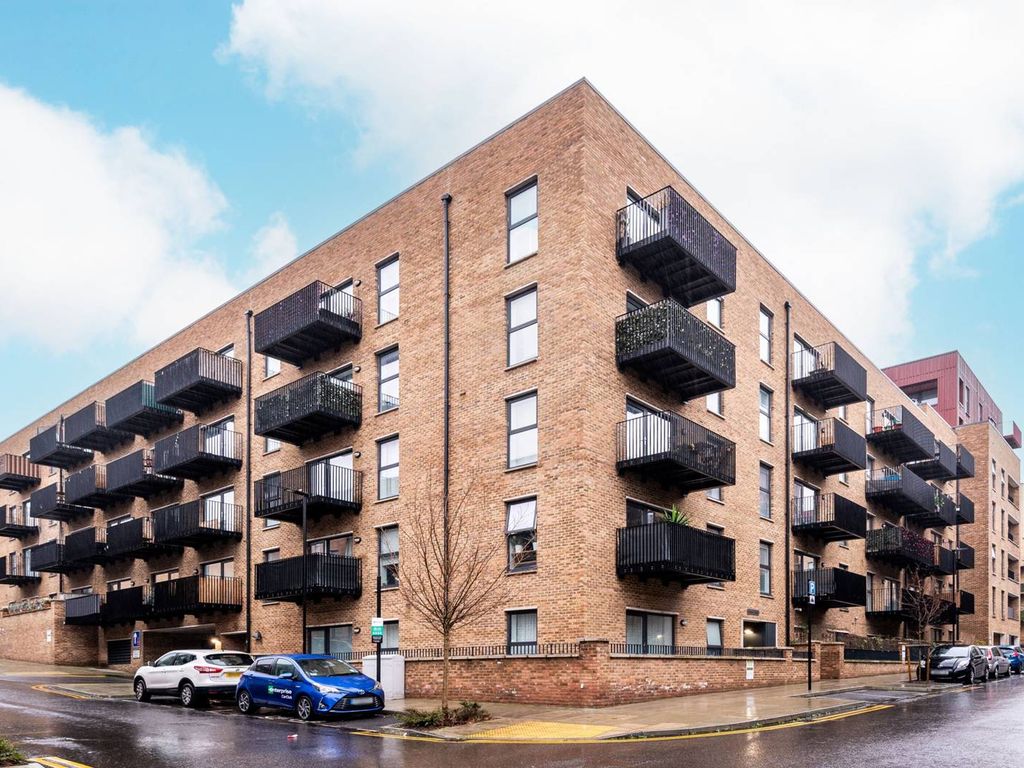 1 bed flat for sale in Searles Court, Woolwich, London SE18, £360,000