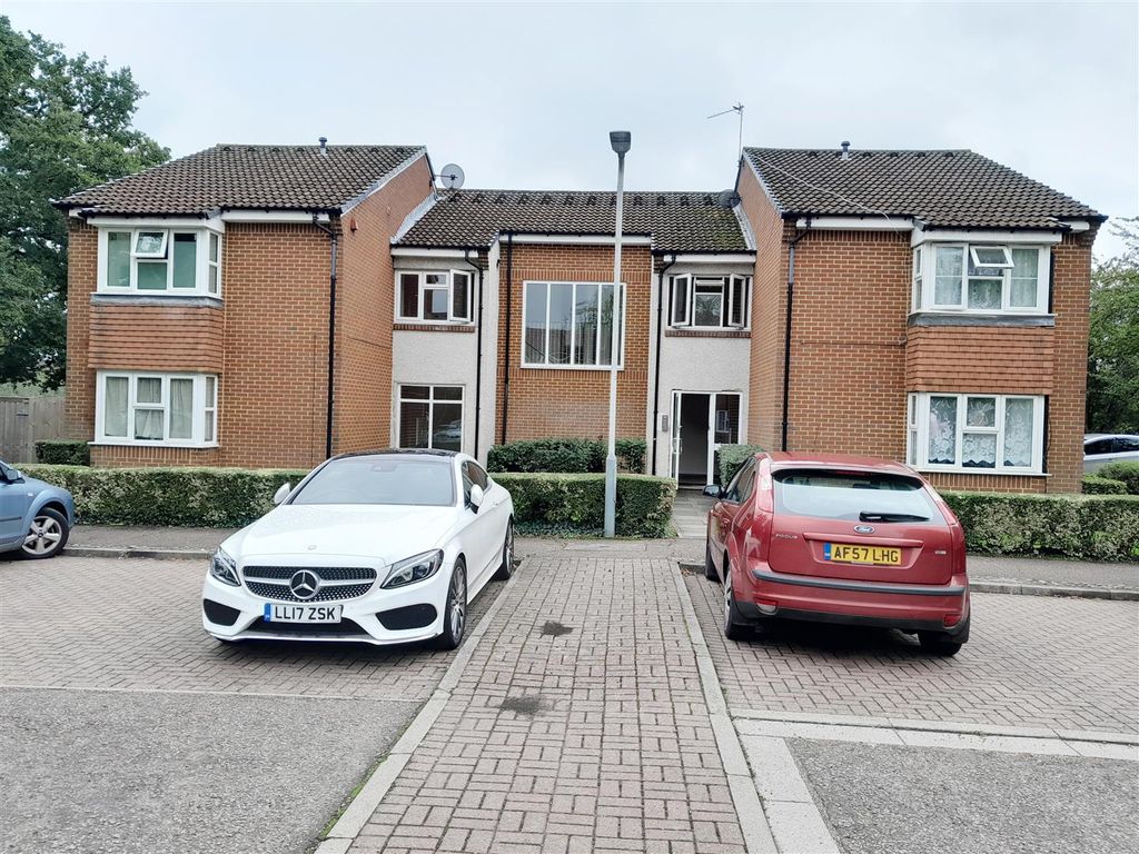 for sale in Heatherwood Drive, Hayes UB4 Zoopla
