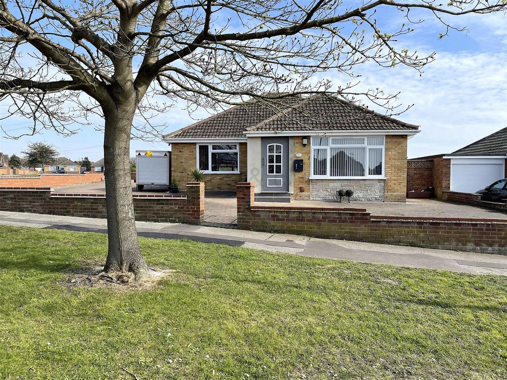 3 bed detached bungalow for sale in Spashett Road, Lowestoft NR32 Zoopla