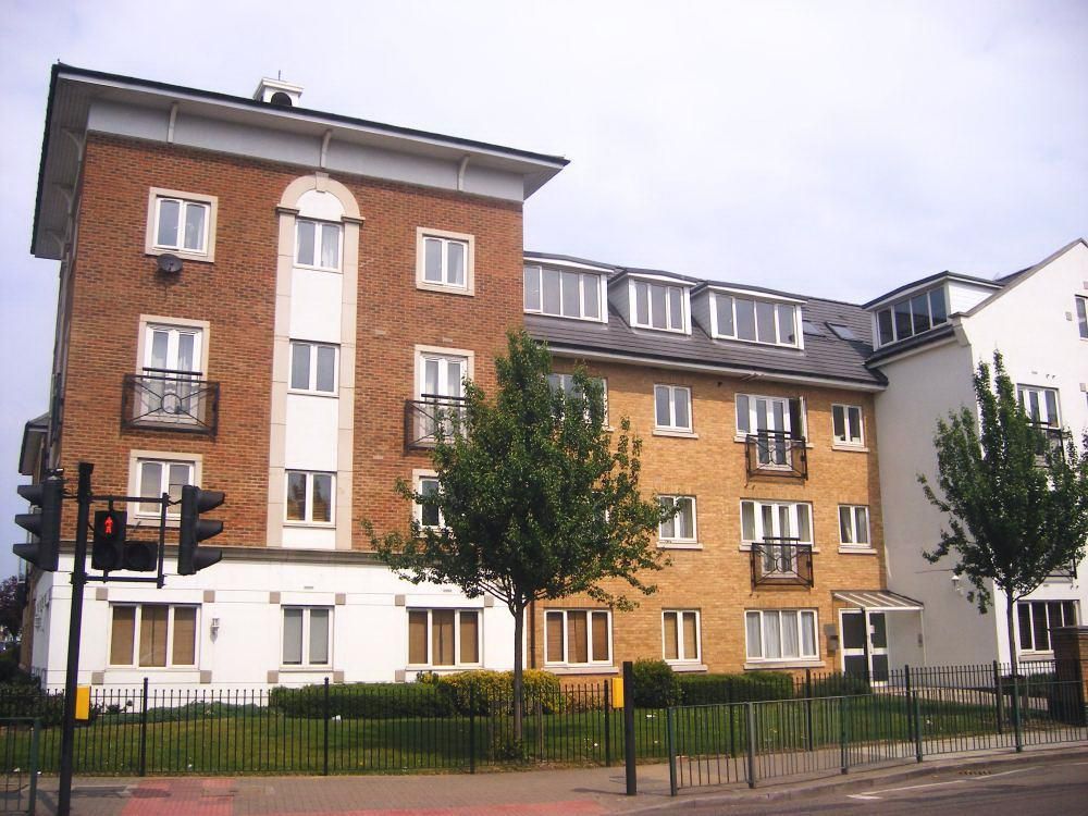 2 bed flat to rent in Century House, Forty Avenue, Wembley HA9 Zoopla