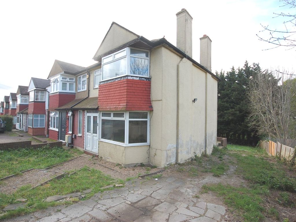 3 bed semidetached house for sale in Cardrew Avenue, North Finchley