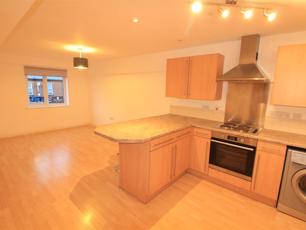 2 bed flat to rent in Carlton Hill, Carlton, Nottingham NG4, £795 pcm
