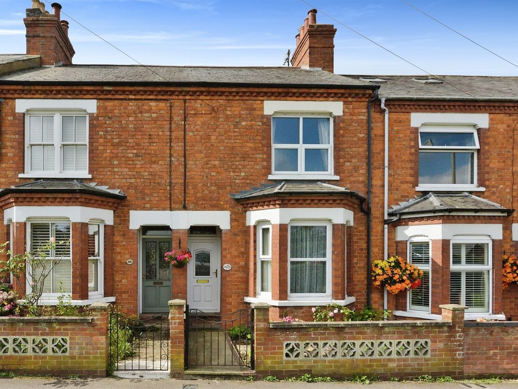 3 bed terraced house for sale in London Road, Stony Stratford, Milton