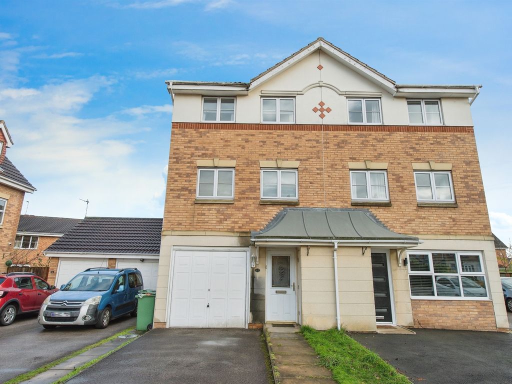 3 bed semidetached house for sale in Morris Fields, Normanton WF6, £