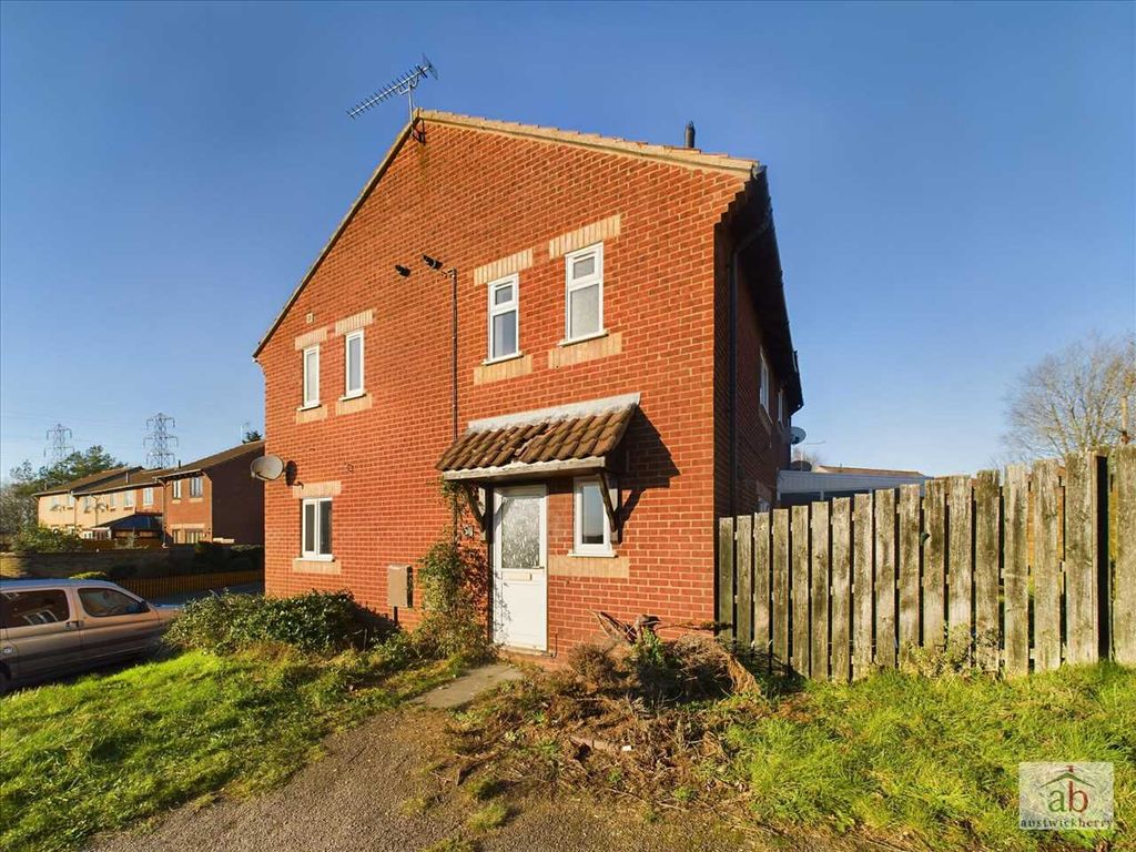 1 bed end terrace house for sale in Oldfield Road, Ipswich IP8, £