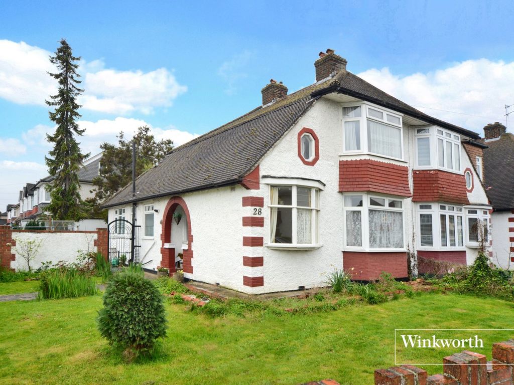 3 bed semidetached house for sale in Caversham Avenue, Cheam, Sutton