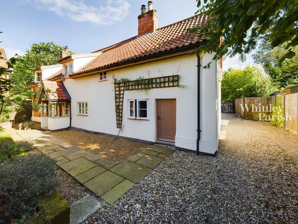 3 bed detached house for sale in Upper Street, Gissing, Diss IP22, £