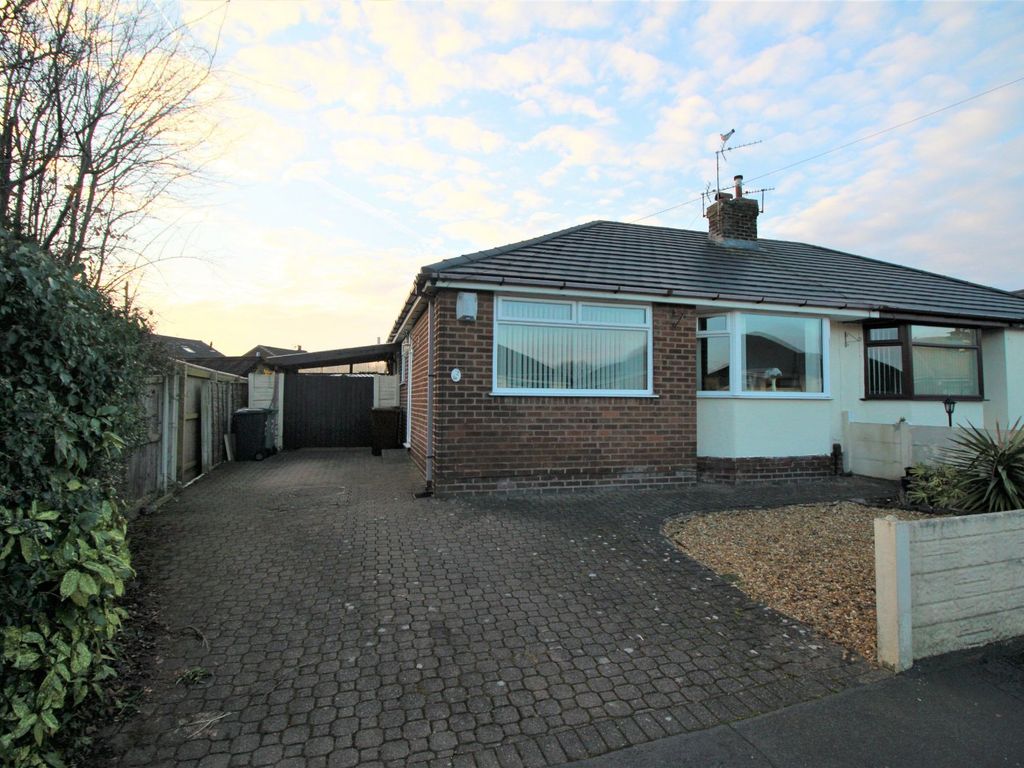 3 bed bungalow for sale in Coach House Drive, Shevington, Wigan