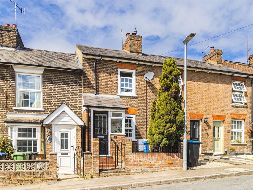 2 bed terraced house for sale in Puller Road, Hemel Hempstead