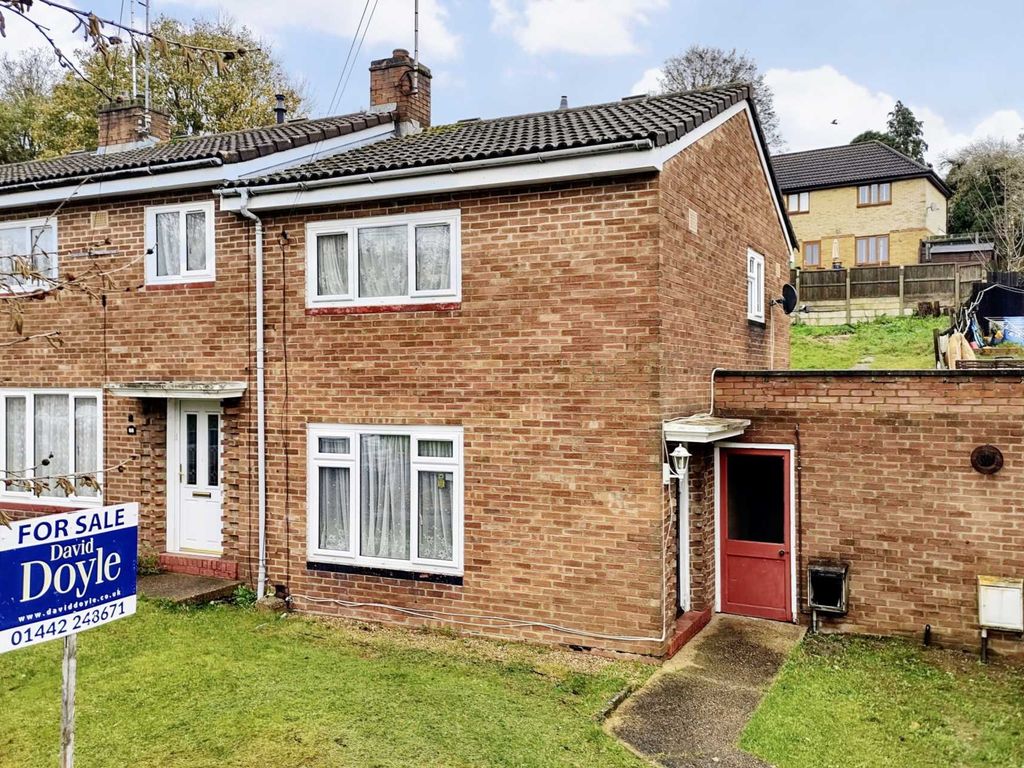 2 bed property for sale in Beechfield Road, Boxmoor HP1 Zoopla