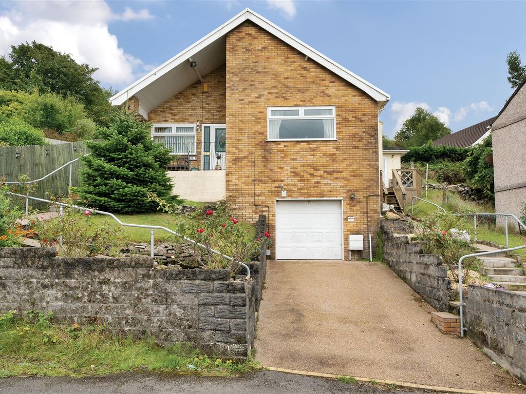 4 bed detached bungalow for sale in Cnap Llwyd Road, Morriston, Swansea