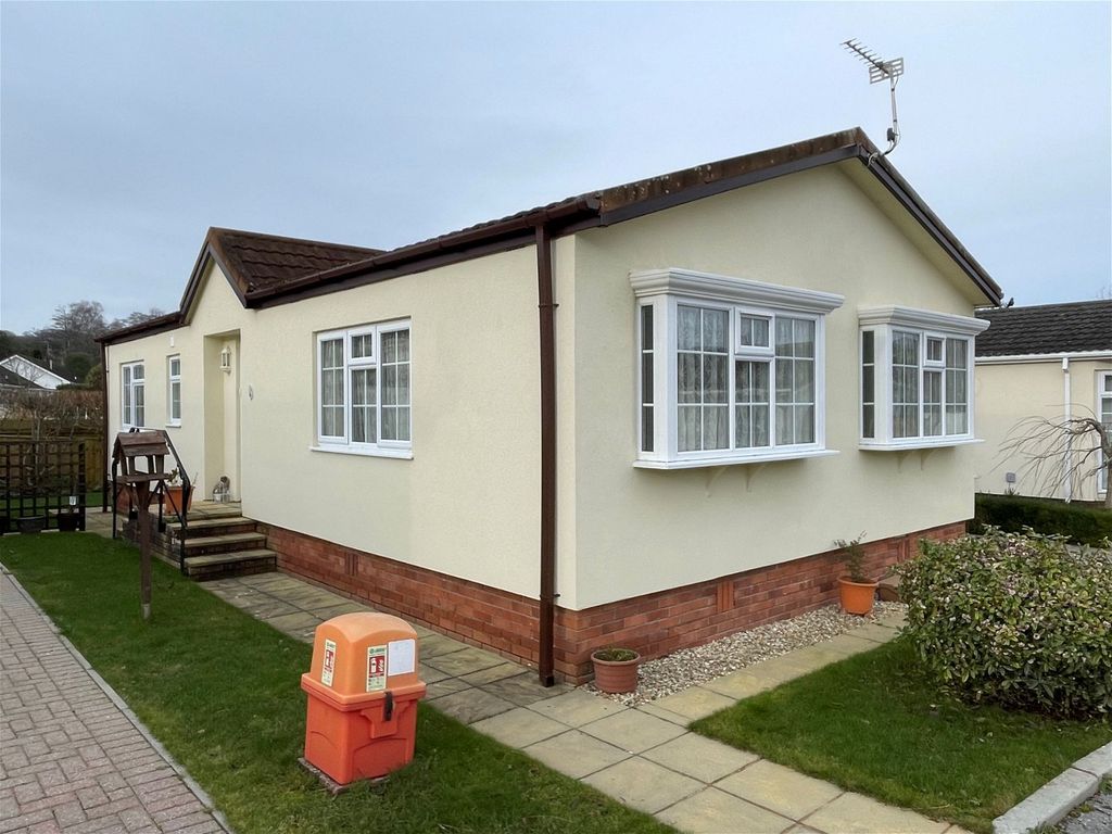 2 bed mobile/park home for sale in Pottery Road, Bovey Tracey, Newton