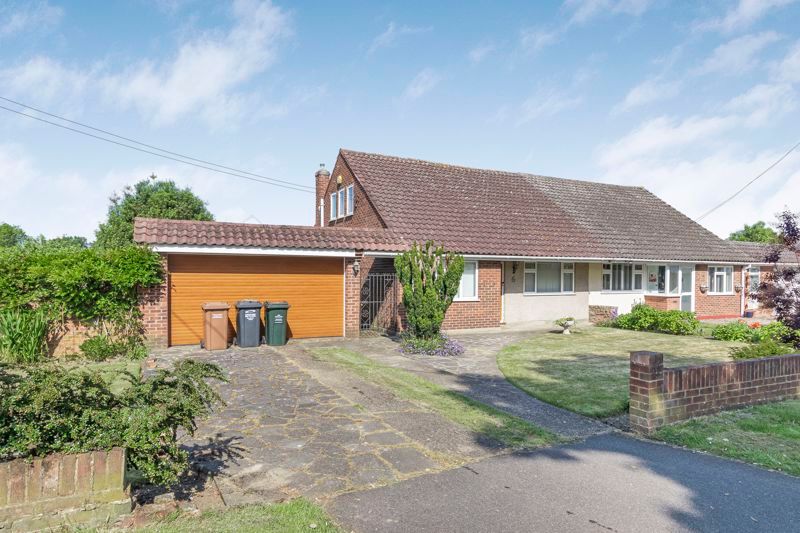 4 bed semidetached bungalow for sale in Birchwood Drive, Dartford DA2