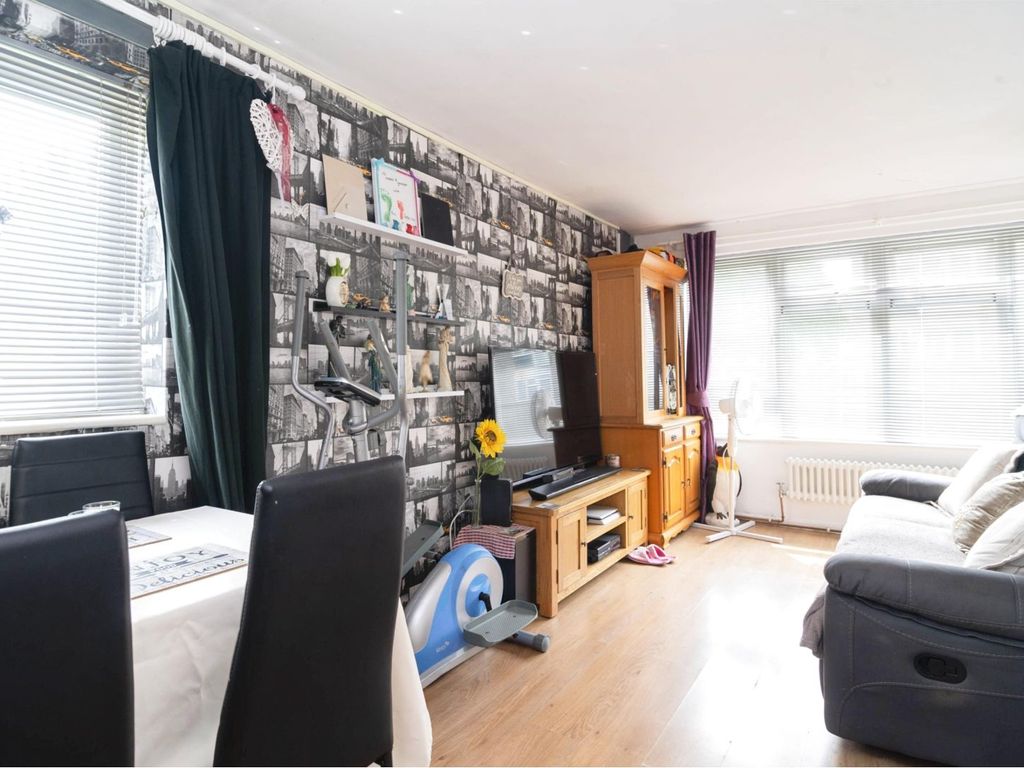 Studio for sale in Long Riding, Basildon SS14 Zoopla
