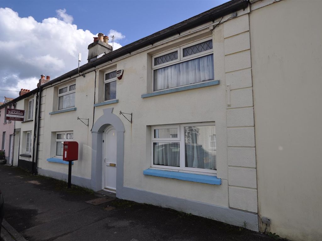 4 bed terraced house for sale in High Street, Abergwili, Carmarthen
