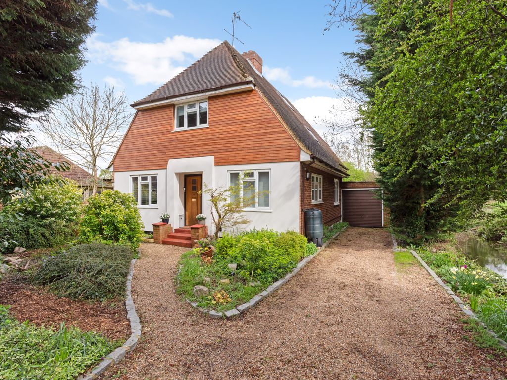 4 bed detached house for sale in Douglas Lane, Wraysbury TW19, £