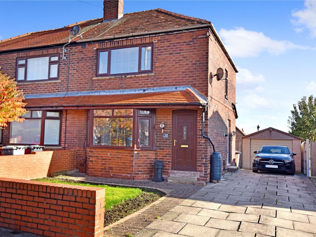 2 bed semidetached house for sale in Spring Avenue, Gildersome, Morley