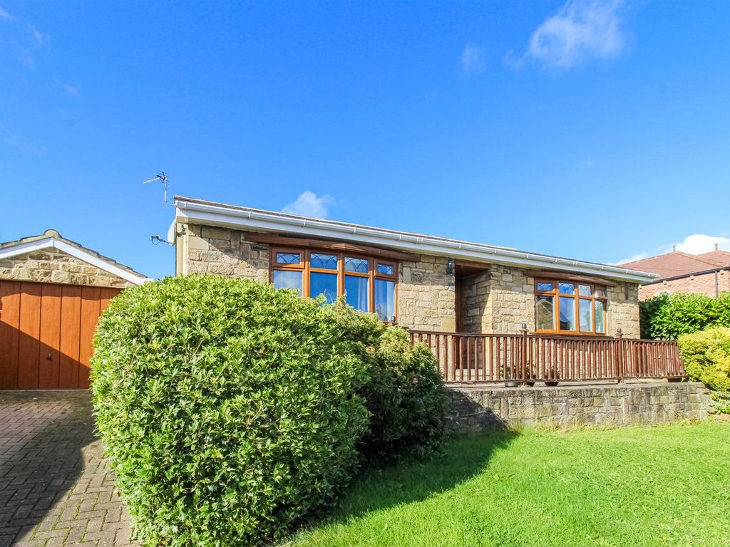 2 bed detached bungalow for sale in Cross Road, Middlestown, Wakefield