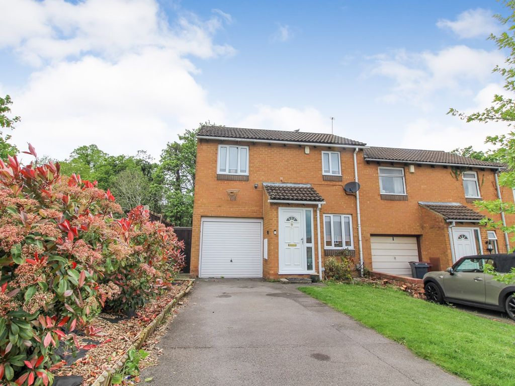 2 bed semidetached house for sale in Wealden Way, Tilehurst, Reading
