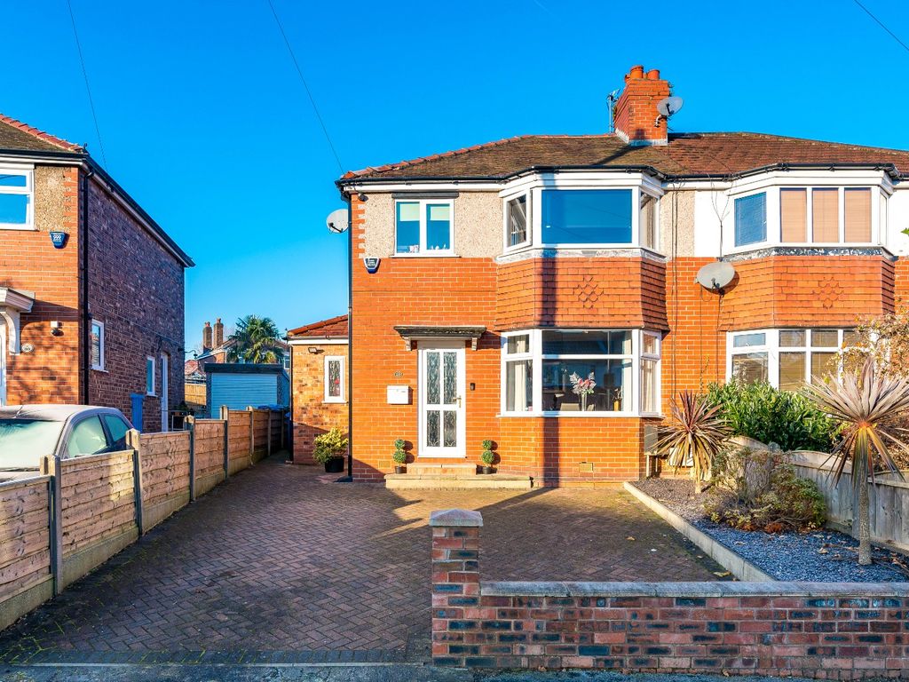 3 bed semidetached house for sale in Carlton Way, Glazebrook
