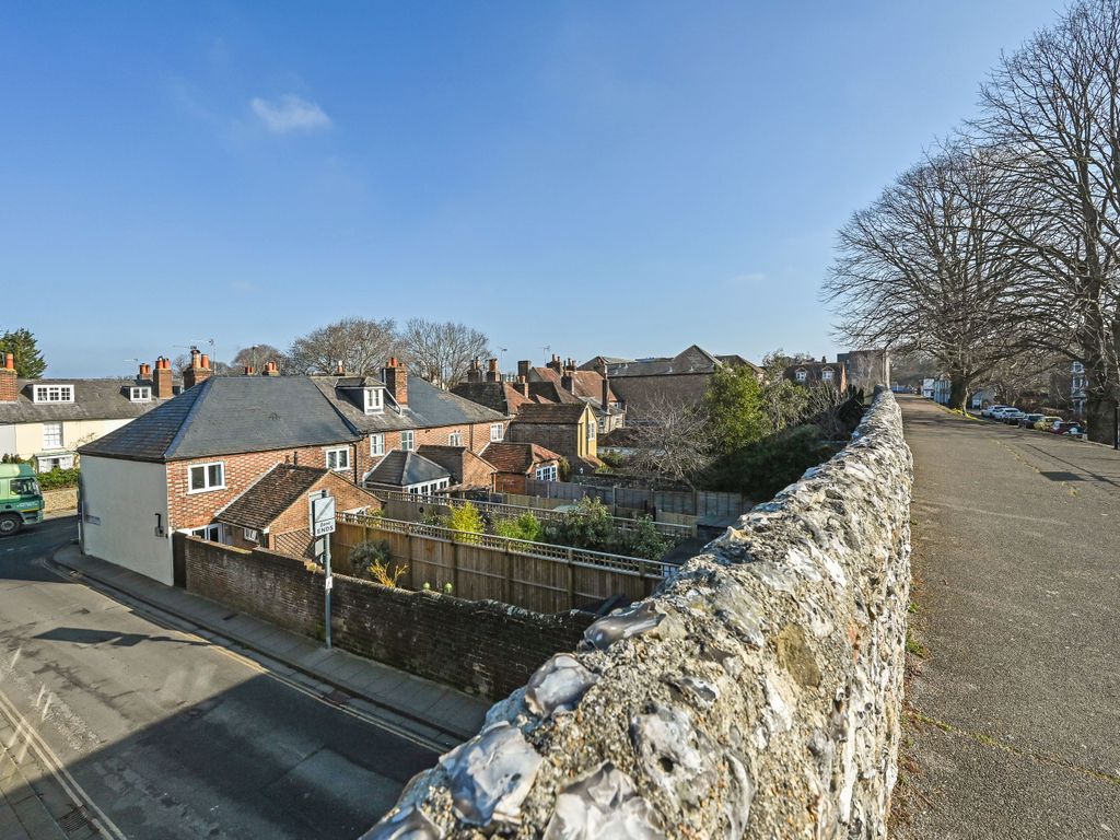 2 Bed End Terrace House For Sale In Orchard Street Chichester Po19