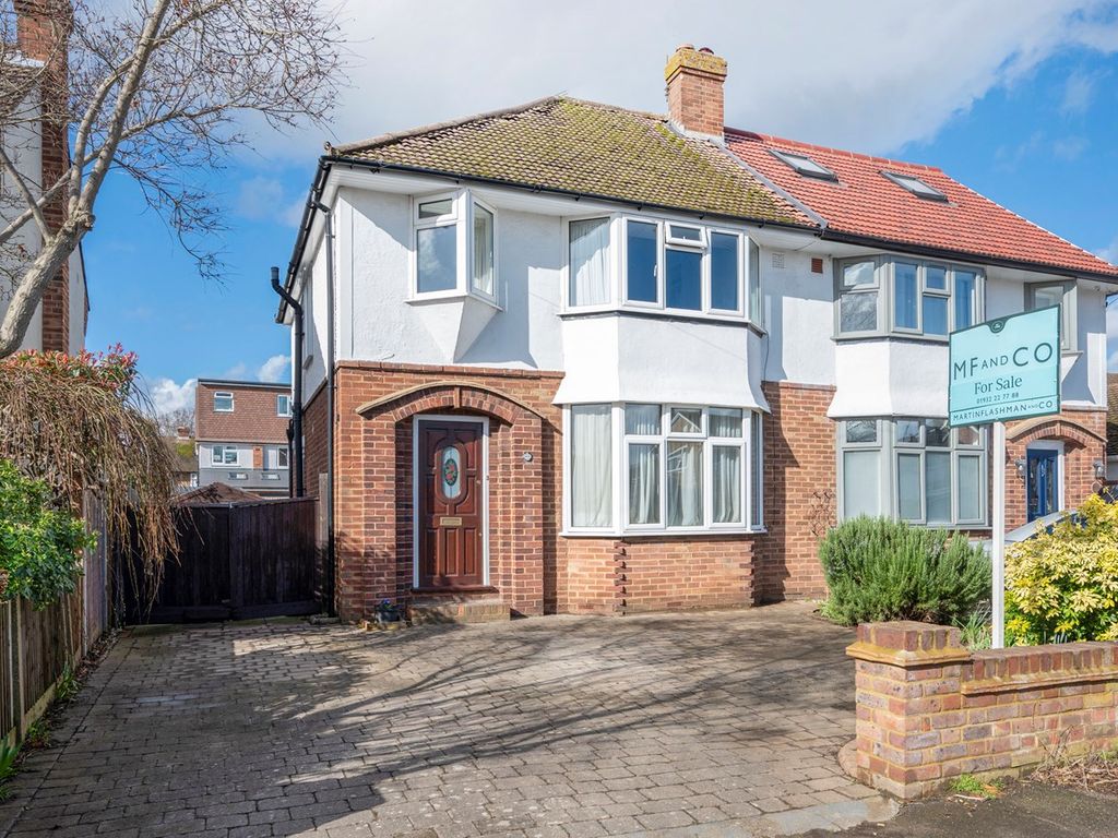 3 bed semidetached house for sale in Rydens Road, WaltonOnThames