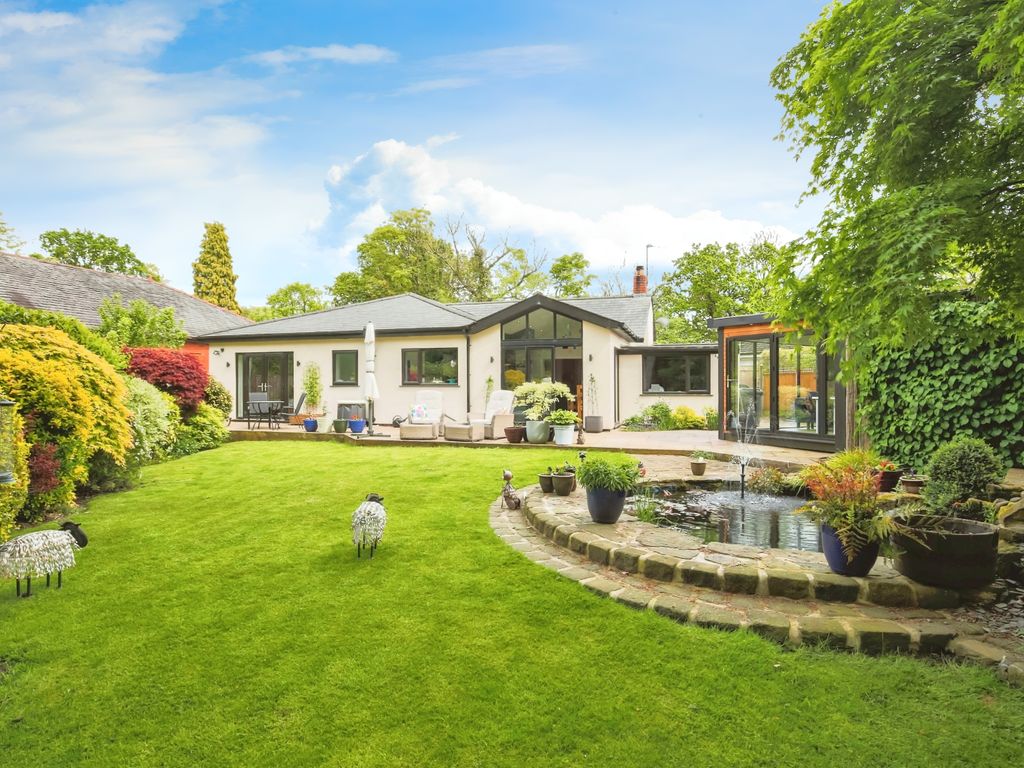 3 bed bungalow for sale in Huntley Lane, Samlesbury, Preston PR5, £