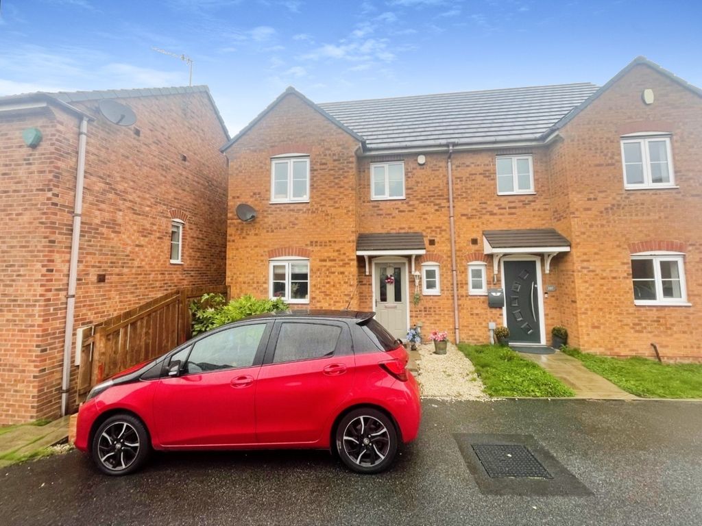 3 bed semidetached house for sale in Bayfield, West Allotment