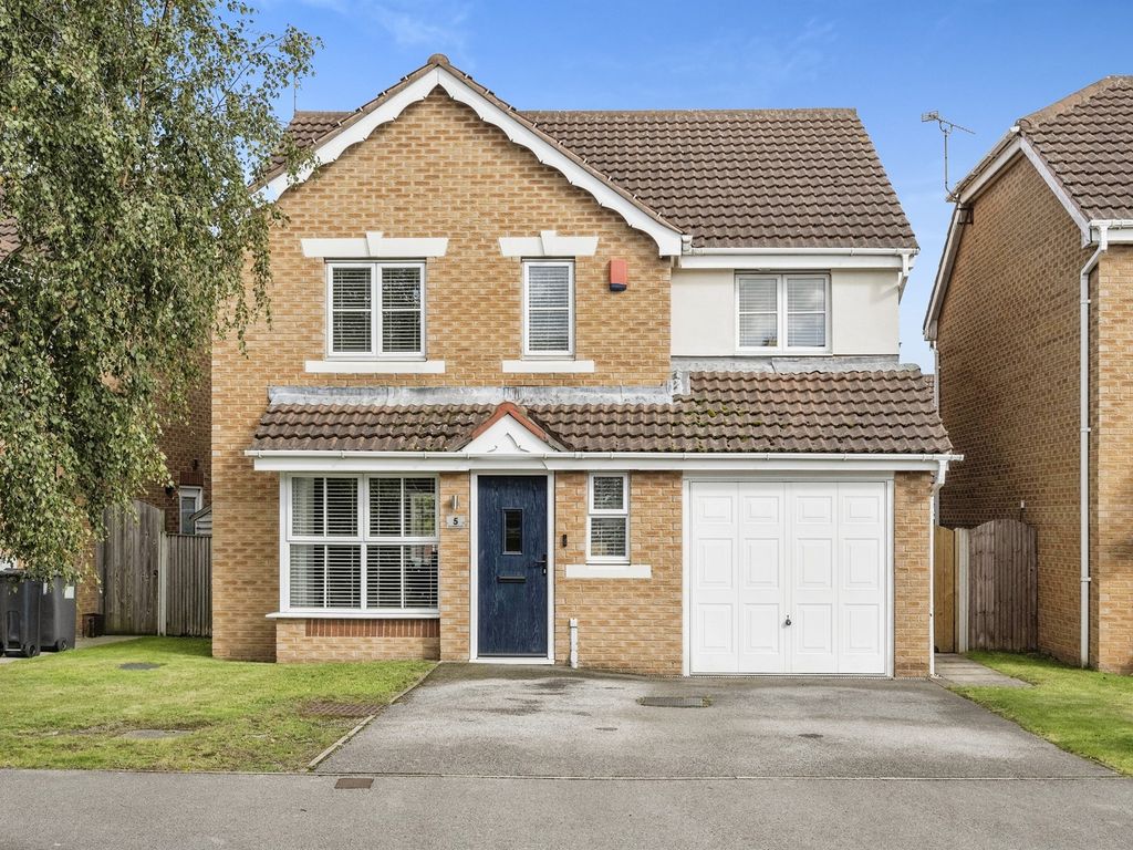 4 bed detached house for sale in Sandbeck Court, Bawtry, Doncaster DN10