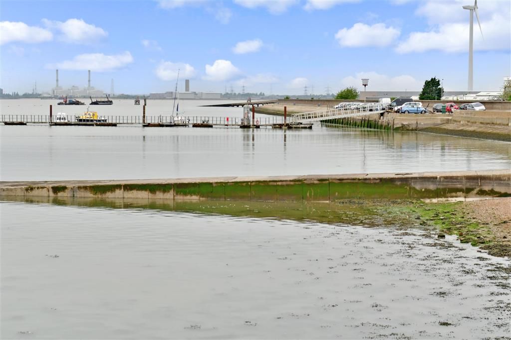 1 bed flat for sale in West Street, Queenborough, Sheerness, Kent ME11