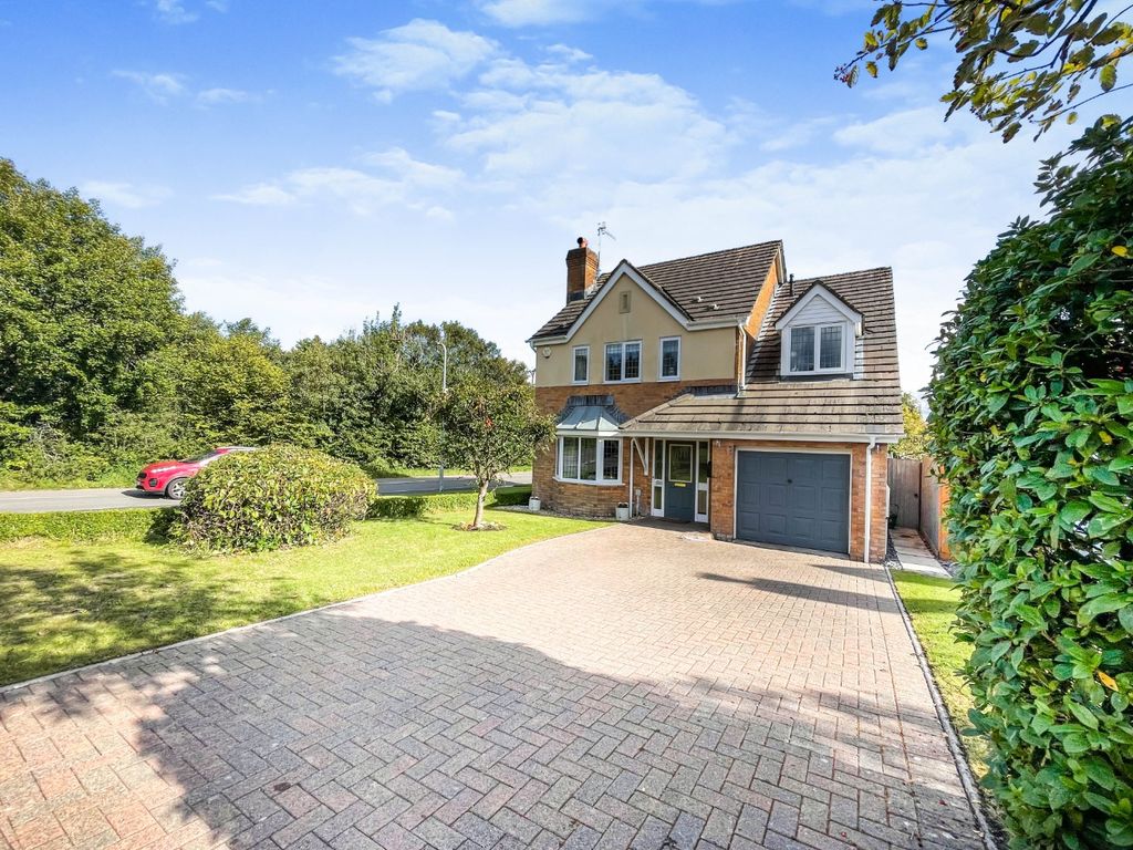 4 bed detached house for sale in Maes Y Ffynnon, Llannon, Llanelli