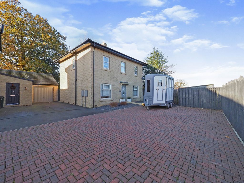 4 bed detached house for sale in Strelley Close, Linby, Nottingham NG15