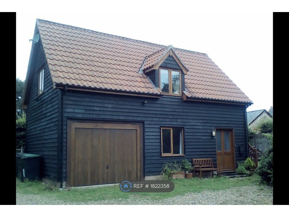 2 bed flat to rent in Finborough Road, Stowmarket, Suffolk IP14, £710