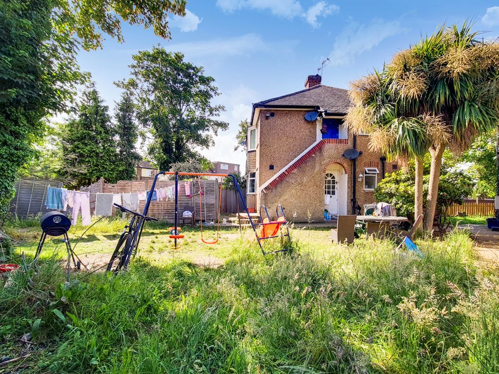 2 bed for sale in Elmcroft Close, Feltham TW14 Zoopla