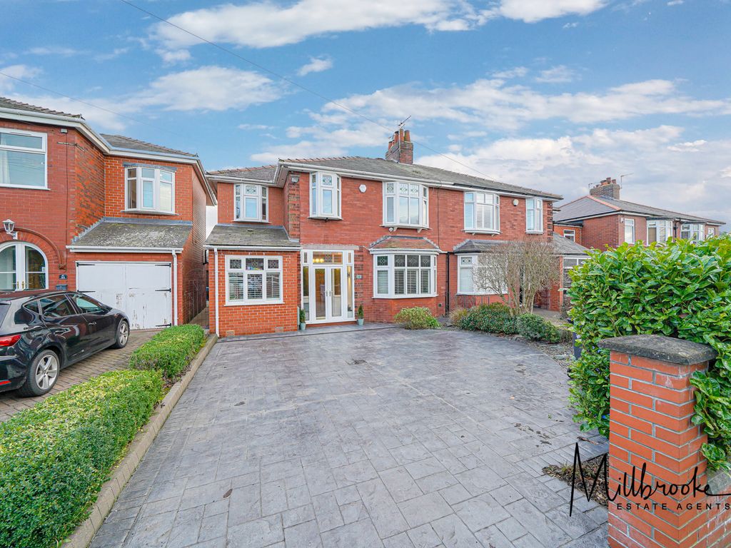 4 bed semidetached house for sale in Parr Fold Avenue, Worsley