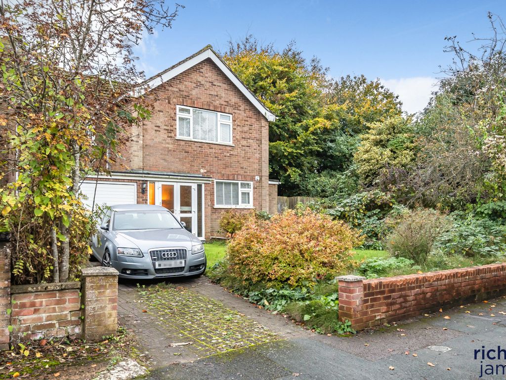 4 bed detached house for sale in Canterbury Close, Lawns, Swindon