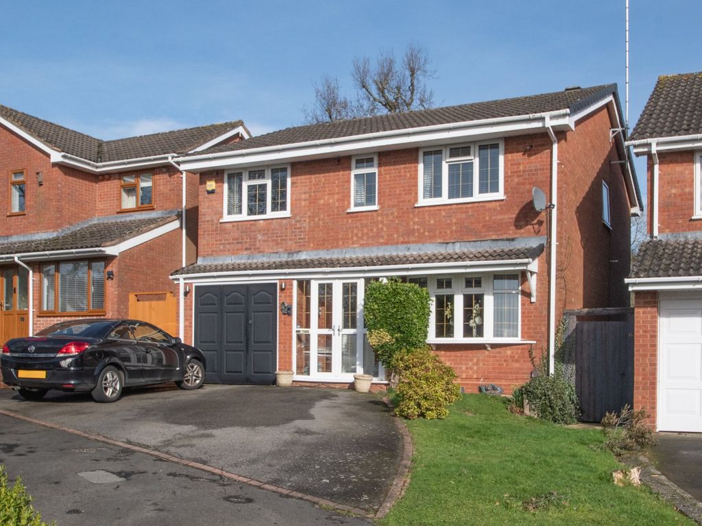 5 bed detached house for sale in Packwood Close, heath, Redditch