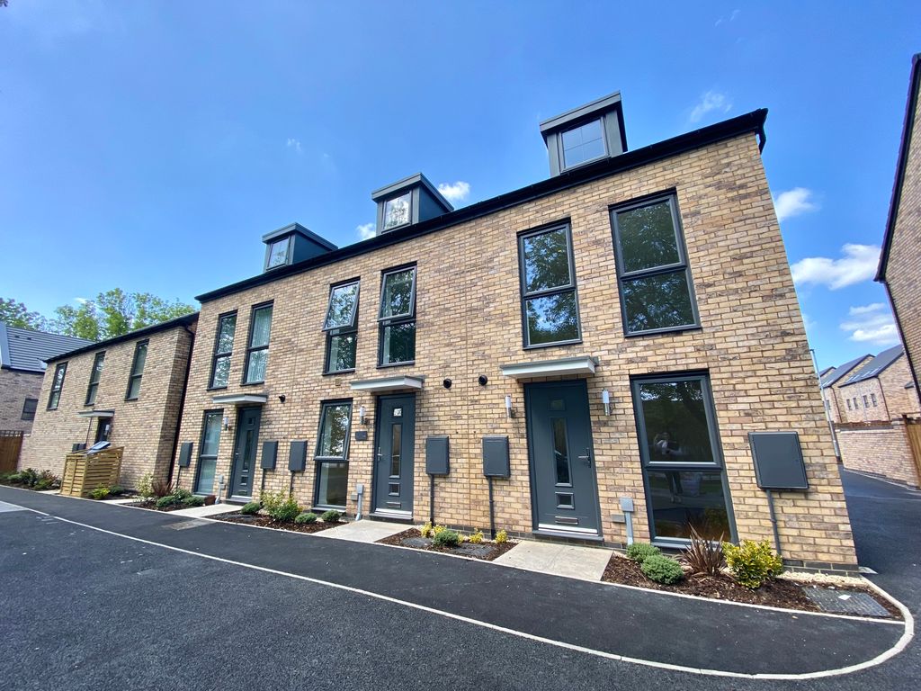 4 bed property to rent in Rea Drive, Central, Birmingham B5, £1,850 pcm