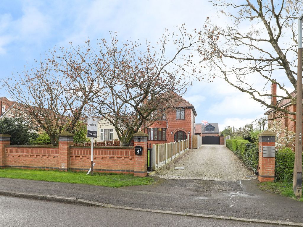 3 bed detached house for sale in Chesterfield Road, Barlborough S43, £