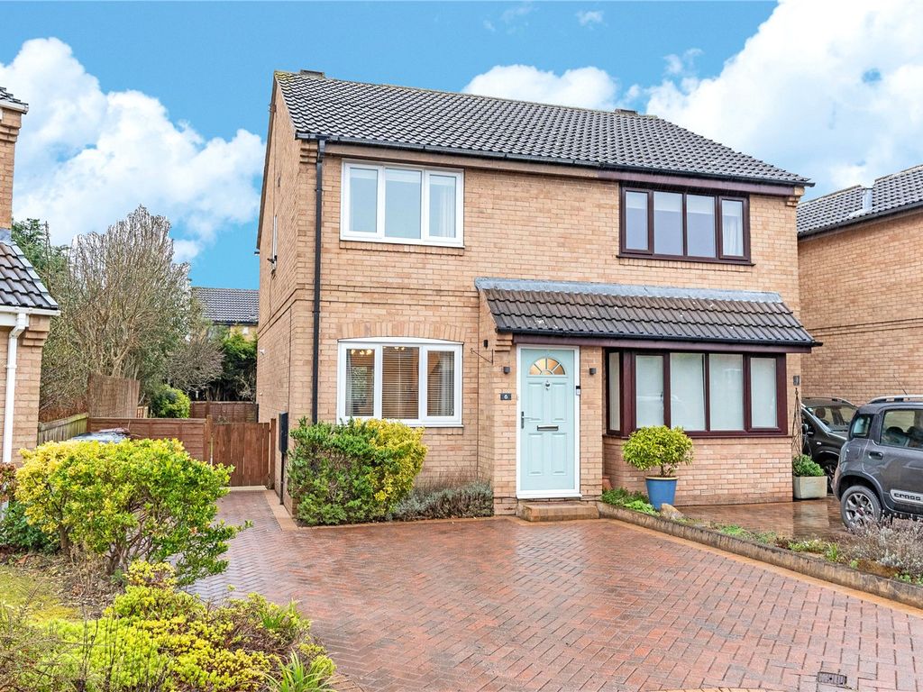 2 bed semidetached house for sale in Plane Tree Close, Leeds LS17, £