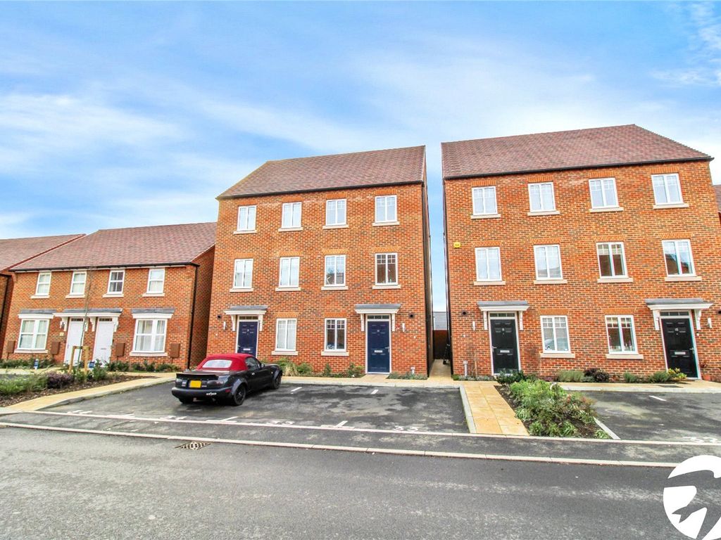 4 bed semidetached house for sale in Hoadley End, Castle Hill