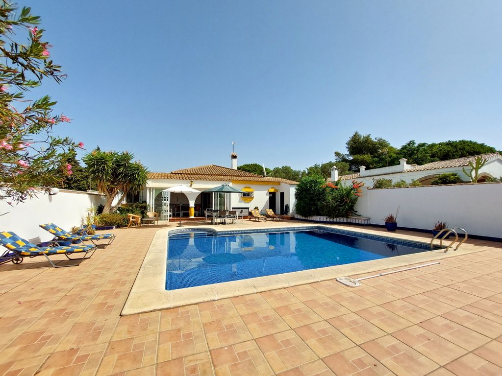 3 bed villa for sale in Chiclana De La Frontera, Chiclana De La