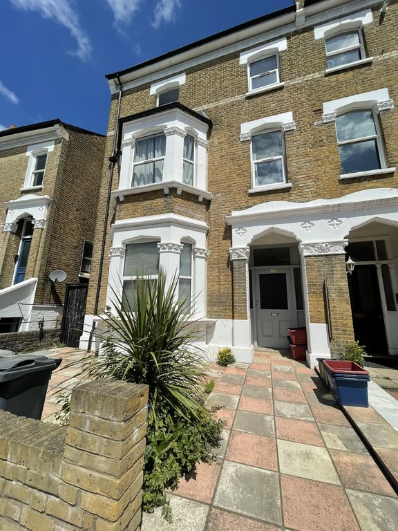 41 Arlington Gardens, Chiswick W4